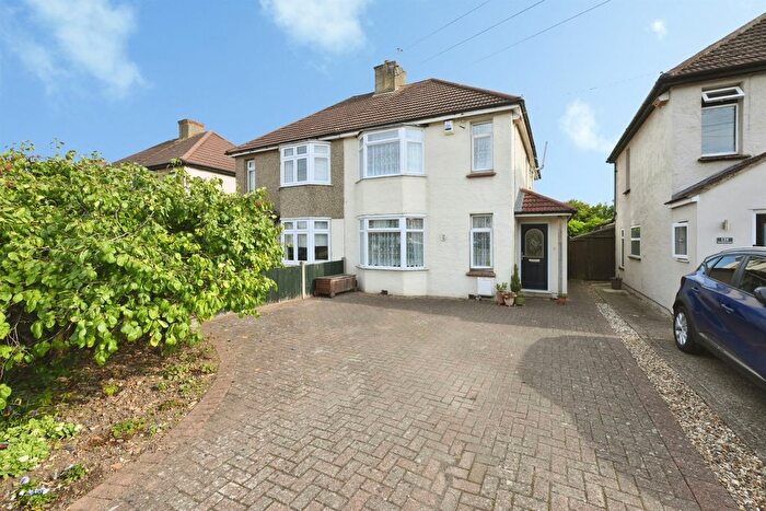 4 Bedroom Semi-Detached House For Sale In Stortford Road, Hoddesdon, EN11