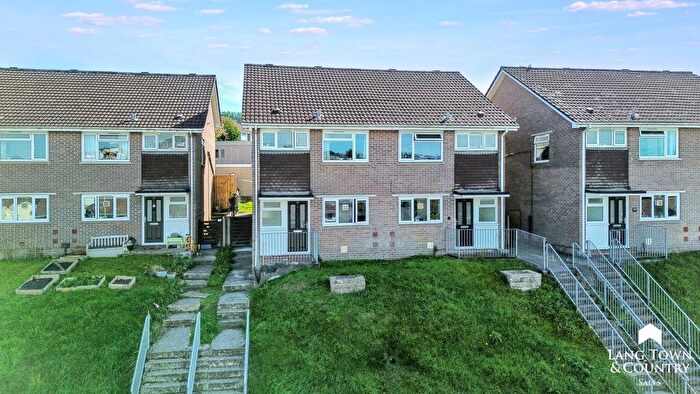 3 Bedroom Semi-Detached House For Sale In Holmwood Avenue, Goosewell, Plymouth, PL9