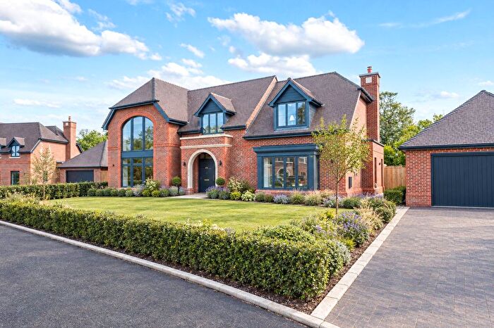 4 Bedroom Detached House For Sale In The Paddock, Hare Lane, Lingfield, Surrey, RH7
