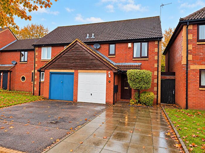 3 Bedroom End Of Terrace House For Sale In Wellfield Court, Willen, Milton Keynes, MK15