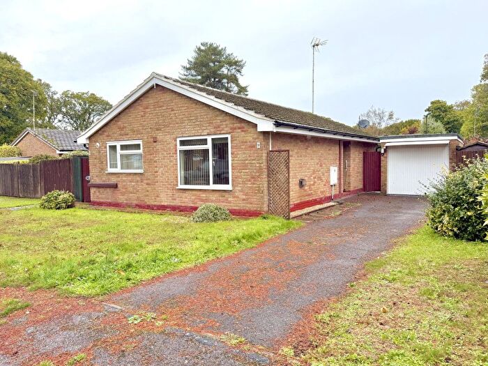 2 Bedroom Detached Bungalow For Sale In Plantation Way, Whitehill, Hampshire, GU35