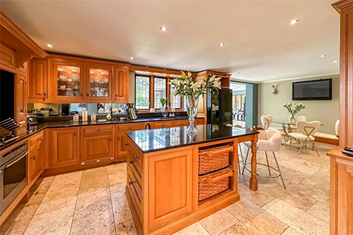 5 Bedroom Detached House For Sale In Ludlow Avenue, Luton, Beds, LU1
