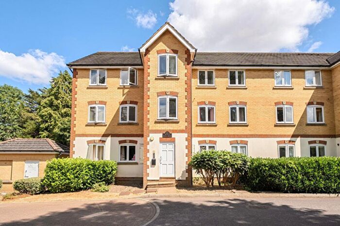 2 Bedroom Flat For Sale In Bunce Drive, Caterham, CR3