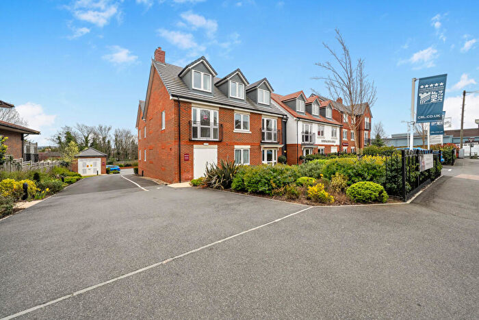 1 Bedroom Apartment For Sale In Birchwood Park Avenue, Swanley, Kent, BR8