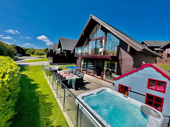 4 Bedroom Lodge For Sale In St Columb, TR9