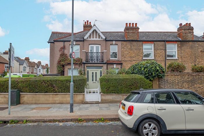 2 Bedroom Maisonette To Rent In Replingham Road, London, SW18