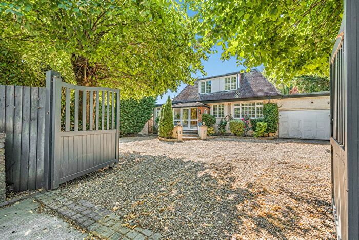 4 Bedroom Detached House For Sale In Shepperton, Surrey, TW17