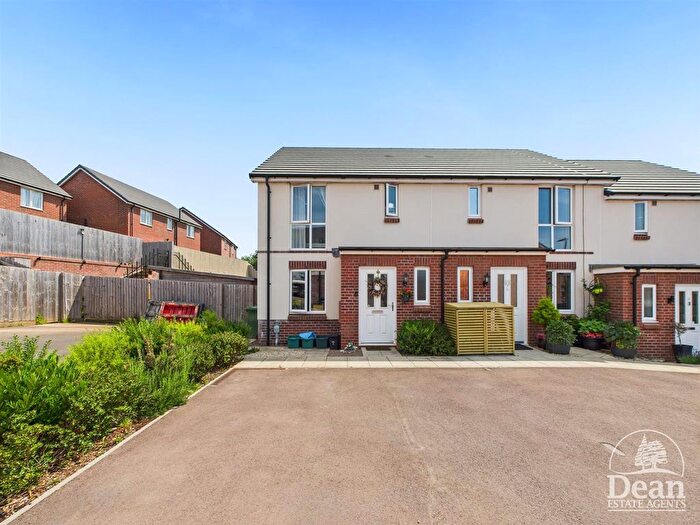 3 Bedroom End Of Terrace House For Sale In Heron Grove, Lydney, GL15