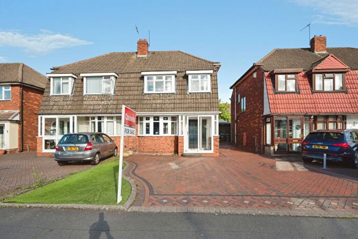 3 Bedroom Semi-Detached House For Sale In Manorford Avenue, West Bromwich, B71