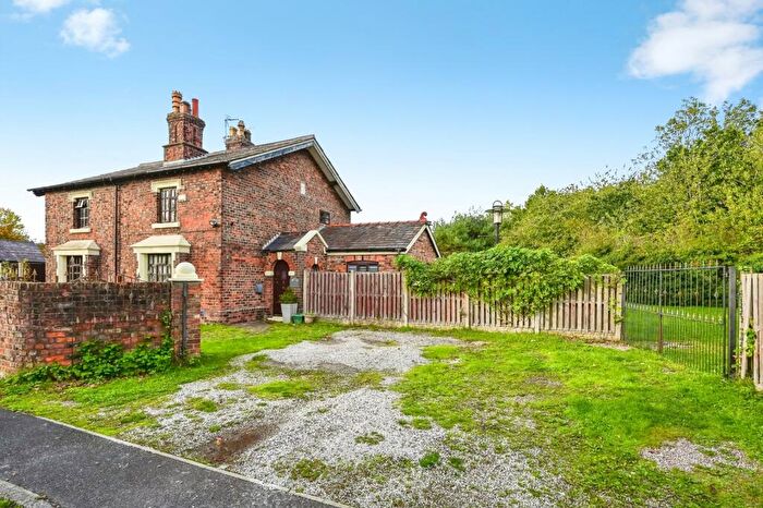 3 Bedroom Semi-Detached House For Sale In Oxton Close, Kirkby, Liverpool, Merseyside, L32