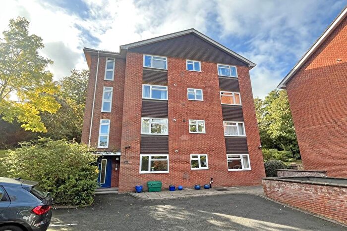 3 Bedroom Flat For Sale In Silverdale Road, Eastbourne, BN20
