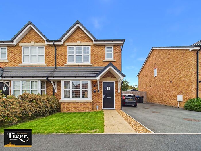 3 Bedroom Semi-Detached House For Sale In Cardwell Close, Blackpool, FY4