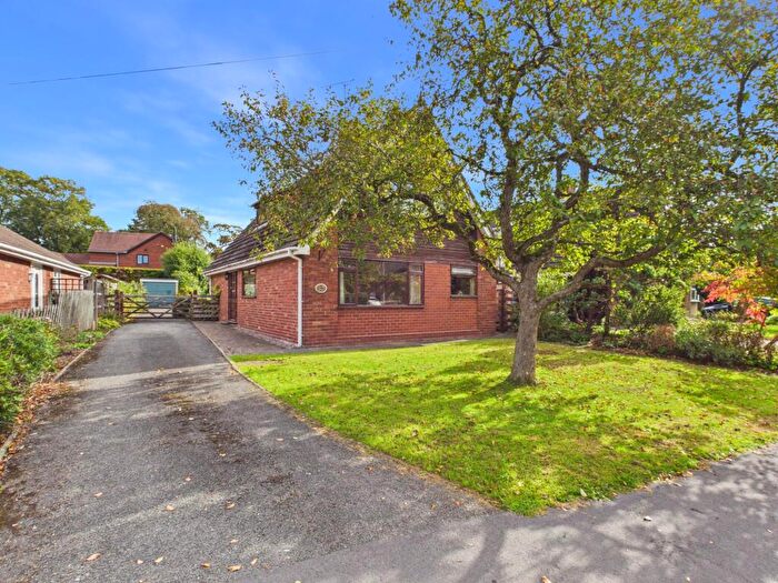3 Bedroom Detached Bungalow For Sale In St. James Avenue, Upton, CH2