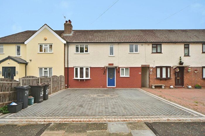 3 Bedroom Terraced House For Sale In Parkfield Way, Bromley, BR2