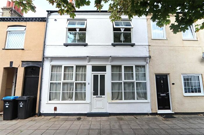 3 Bedroom Terraced House To Rent In St. Giles Street, Milton Keynes, MK13