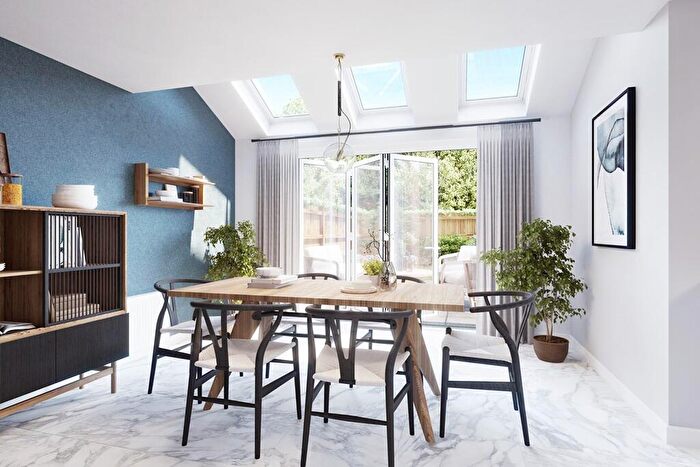 4 Bedroom Detached House For Sale In Clayton Wood Road, Leeds, LS16