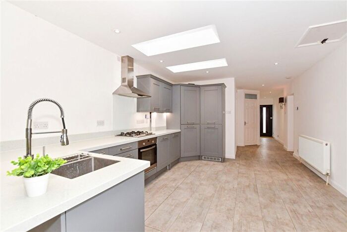 3 Bedroom Detached Bungalow For Sale In Bell Way, Kingswood, Kent, ME17
