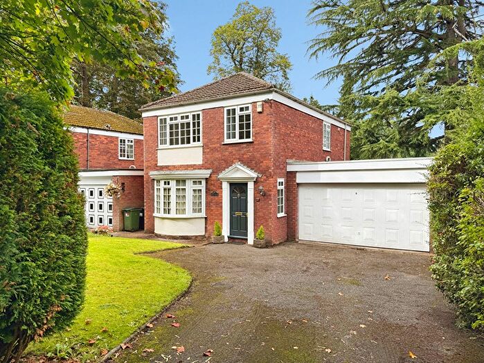 4 Bedroom Detached House For Sale In Heathbank Road, Cheadle Hulme, SK8