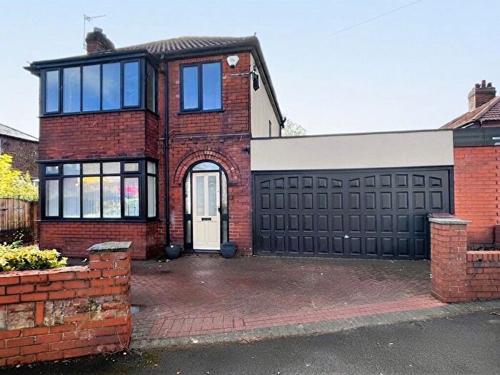 3 Bedroom Detached House For Sale In Kirby Avenue, Chadderton, OL9