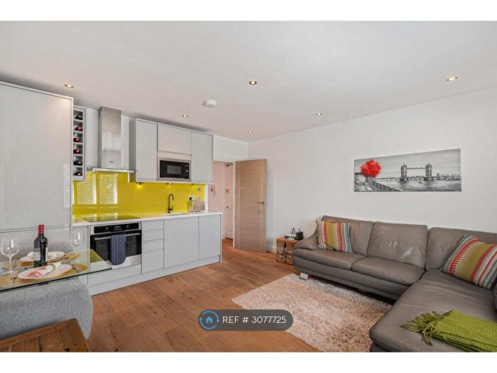 2 Bedroom Flat To Rent In Glamis Place, London, E1W