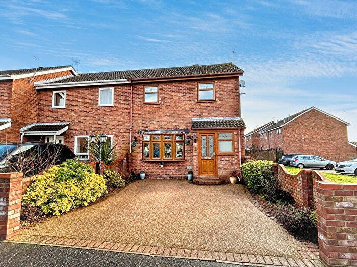 3 Bedroom End Of Terrace House For Sale In Parkland Drive, Bradwell, Gt Yarmouth, NR31