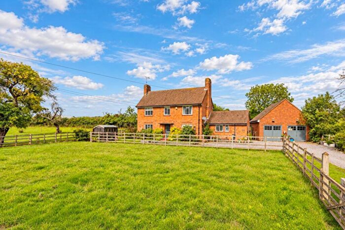3 Bedroom Detached House For Sale In Halloughton, NG25