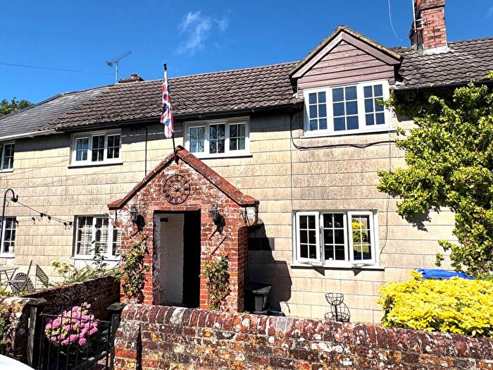 3 Bedroom Cottage To Rent In Crown Cottages, Whaddon, SP5