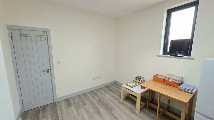 Studio To Rent In Uxbridge Road, Southall, UB1