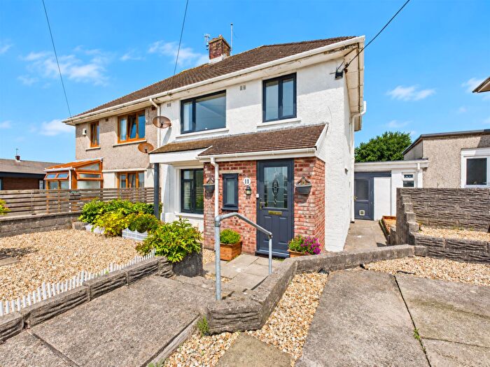 3 Bedroom Semi-Detached House For Sale In Bryn Llawen, Kenfig Hill, Bridgend, CF33