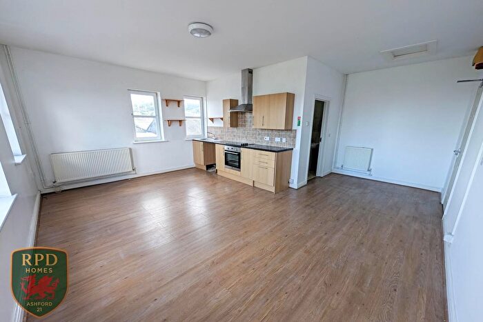 1 Bedroom Flat To Rent In Station Road, Penclawdd, Swansea, SA4