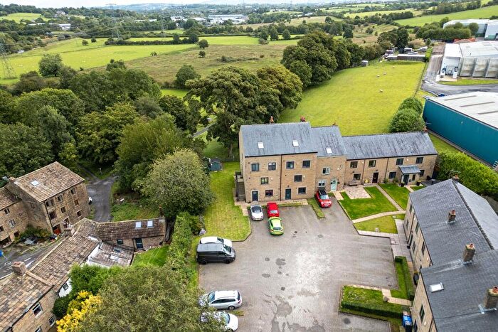 5 Bedroom Town House For Sale In Corn Mill Court, Altham, Lancashire, BB5