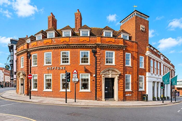 1 Bedroom Flat To Rent In High Street, Guildford, Surrey, , Guildford, GU1