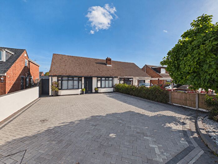 3 Bedroom Semi-Detached Bungalow For Sale In Laurel Road, Locks Heath, SO31