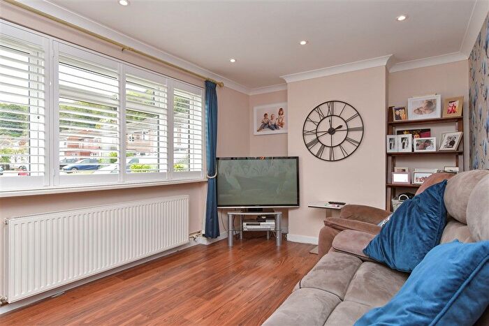 3 Bedroom Semi-Detached House For Sale In Fairview Drive, Higham, Kent, ME3