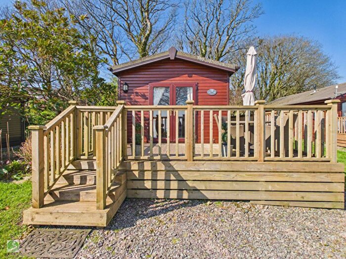 2 Bedroom Lodge For Sale In Killigarth, Polperro, PL13