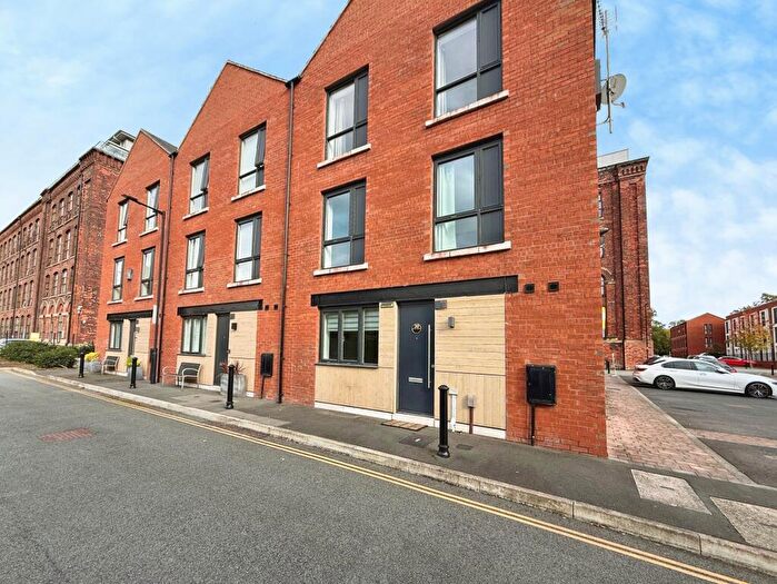 3 Bedroom Flat To Rent In Elisabeth Gardens, Reddish, Stockport, SK5