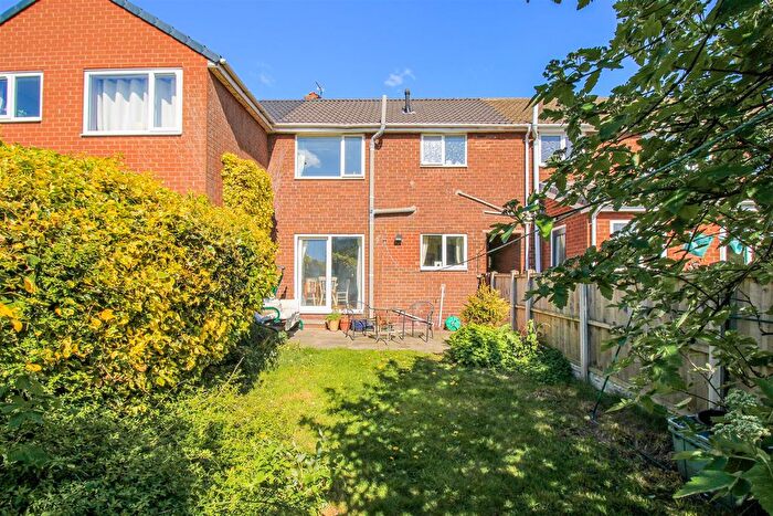 3 Bedroom Terraced House For Sale In Smithy Close, Crofton, Wakefield, WF4