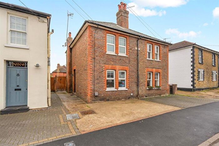 3 Bedroom Semi-Detached House To Rent In Kings Road, Godalming, GU7