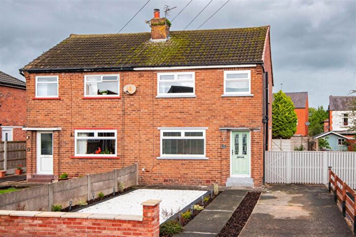 3 Bedroom Semi-Detached House For Sale In Meadow Way, Coppull, Chorley, PR7