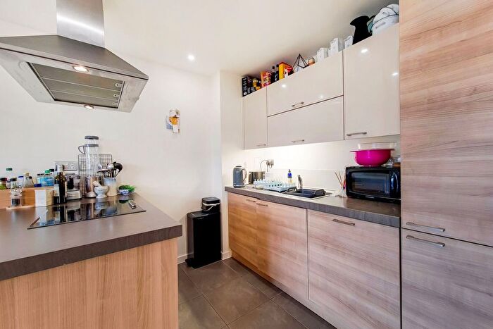 1 Bedroom Flat To Rent In Emerald Apartments, Homerton, London, E9