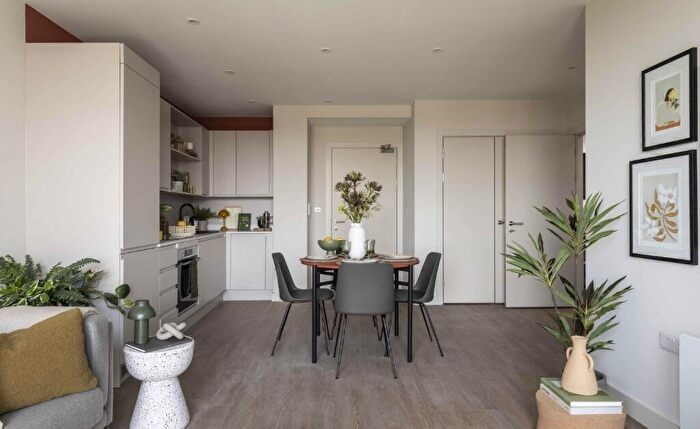 1 Bedroom Apartment To Rent In Apartment, Hove Gardens, BN3