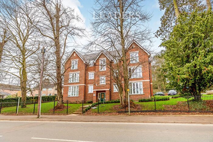 2 Bedroom Flat To Rent In Chandos Road, Buckingham, Buckinghamshire, MK18