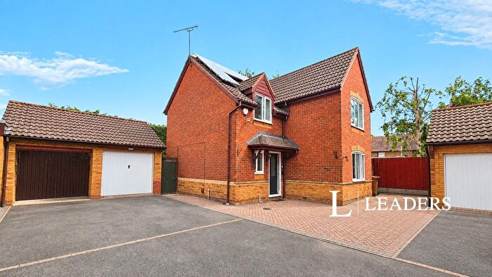 4 Bedroom Detached House For Sale In Beach Close, Evesham, Worcestershire, WR11