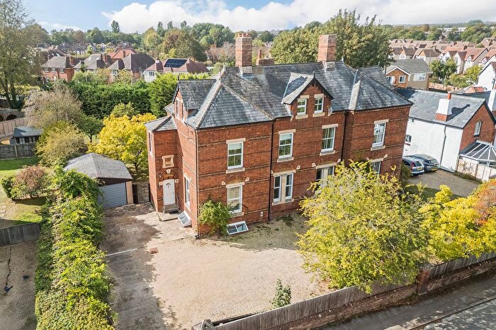 6 Bedroom Semi-Detached House For Sale In St. Johns Road, Abingdon, OX14