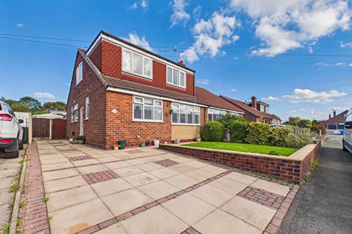 4 Bedroom Semi-Detached House For Sale In Astley Close, Warrington, WA4