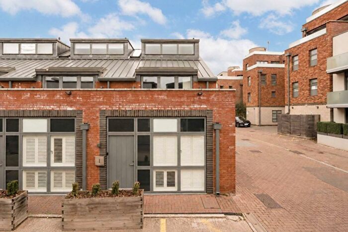 3 Bedroom Property To Rent In Elm Grove, Wimbledon, SW19