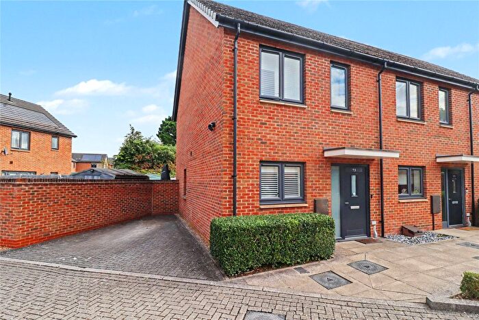 2 Bedroom End Of Terrace House For Sale In Woking, Surrey, GU22