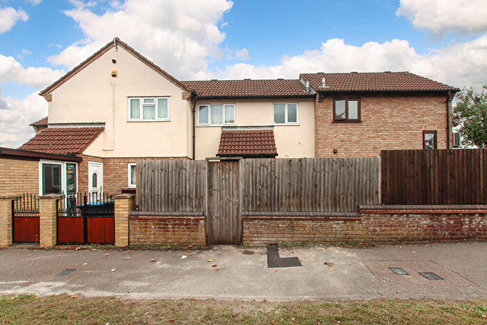 1 Bedroom Terraced House For Sale In Aycliffe Drive, Hemel Hempstead, HP2
