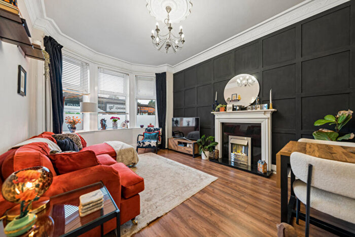 1 Bedroom Flat For Sale In Kings Park Road, Flat /, Mount Florida, Glasgow, G44
