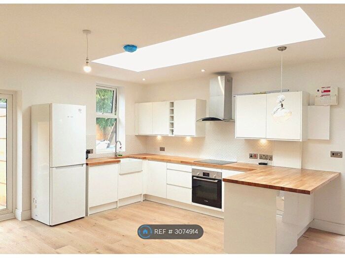 1 Bedroom Flat To Rent In Grafton Road, New Malden, KT3